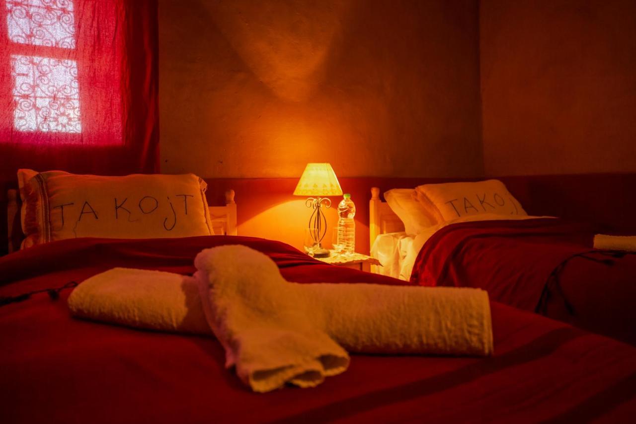 Takojt Hotel Мерцуга Екстериор снимка